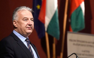Венгрия не позволит «отправить насмерть» украинских мужчин-беженцев, — вице-премьер Жолт Шемьен