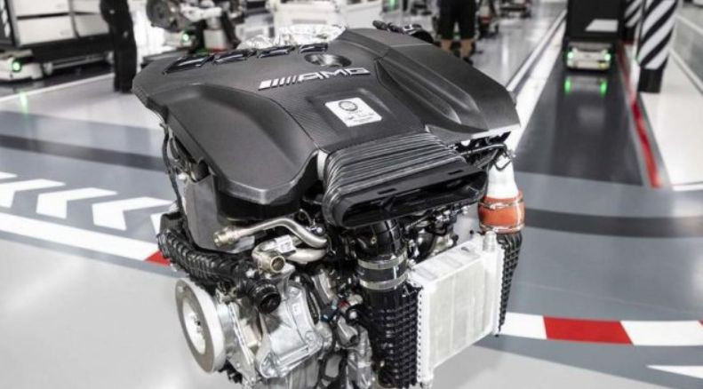 Mercedes-AMG показал самый мощный 4-цилиндровый двигатель в мире