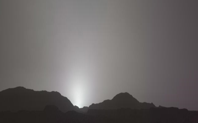 Появились уникальные снимки заката на Марсе: фото