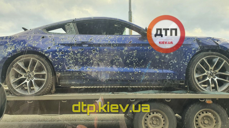 В Киеве заметили Ford Mustang, который оккупанты превратили в решето
