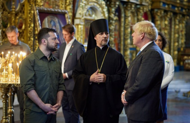 Зеленський і Джонсон відвідали Свято-Михайлівський Золотоверхий монастир, відео
