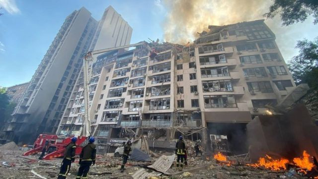 Последствия ракетного удара по Киеву: Кличко рассказал о пострадавших