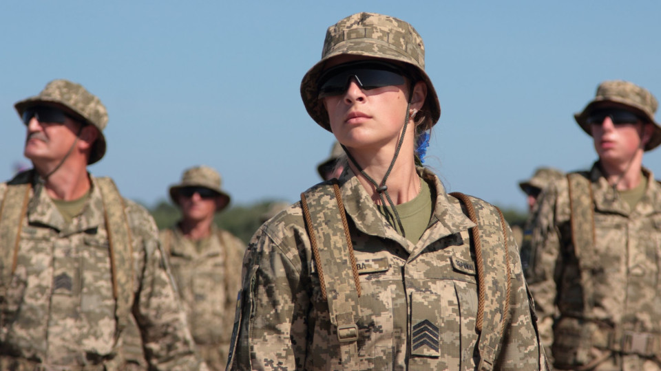 Женщин будут брать на военный учет только с их согласия, — Генштаб