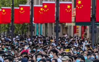 Населення Китаю почне скорочуватися до 2025 року: в чому причина