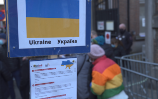 Втратили документи за кордоном: чи можна повернутись в Україну з паспортом, який завантажено у Дії