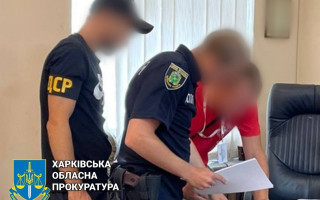 Передав вантажний та пасажирський транспорт окупантам: житель села на Харківщині підозрюється у пособництві РФ