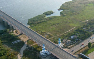 У ЗСУ підтвердили удар по Антонівському мосту, фото