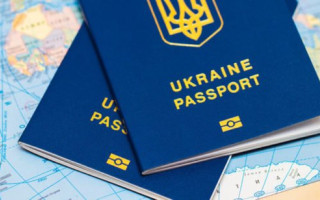 Чи можна забрати закордонний паспорт у Польщі, якщо подали документи на оформлення документа в Україні