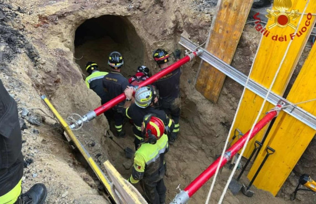 В Риме мужчина застрял в туннеле, который он копал для ограбления банка, фото