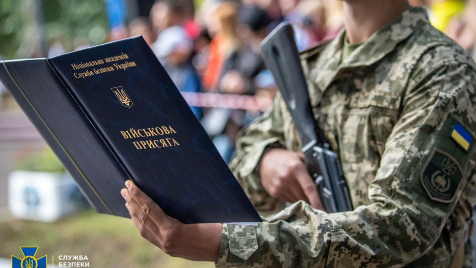 Українців без військового досвіду, які хочуть служити за контрактом в ЗСУ, братимуть з випробувальним терміном – законопроєкт