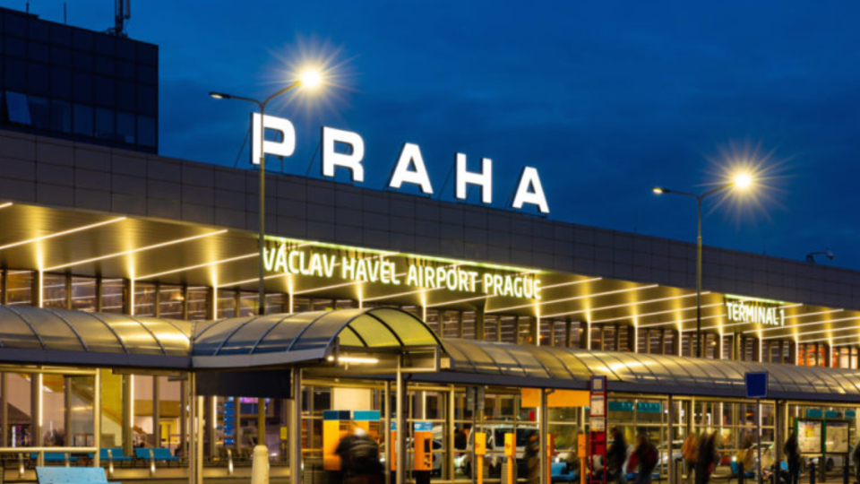 Теперь для проезда транзитом через аэропорты Чехии россиянам понадобится виза