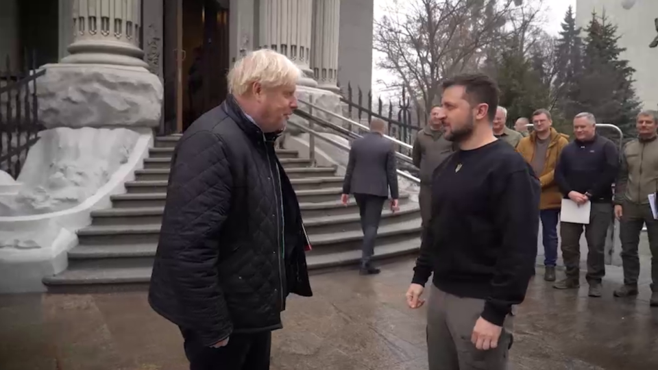 Зеленский встретился с Борисом Джонсоном в Киеве: видео