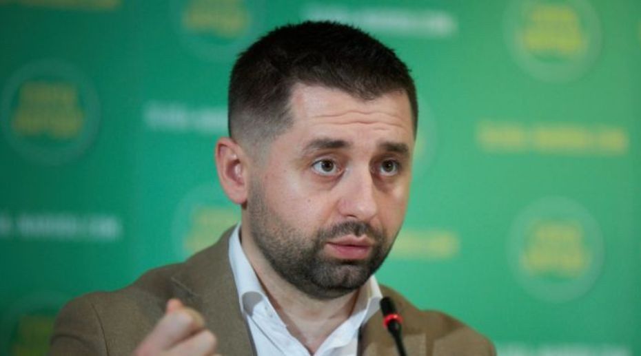 В Украине уволят весь руководящий состав Таможни, — Арахамия