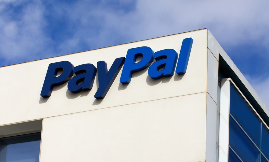 PayPal присоединяется к массовым увольнениям: сокращает 7% штата