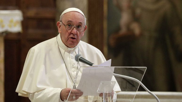 Папа Римский Франциск заявил, что готов встретиться с Зеленским и Путиным