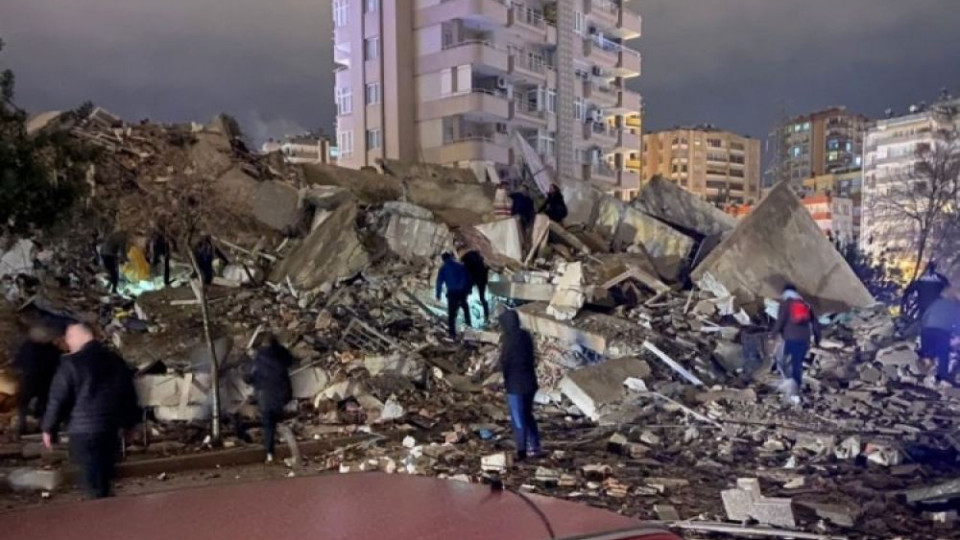 В Турции зафиксировали новое землетрясение магнитудой 7,8: видео