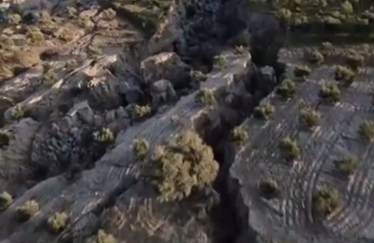 Як у фільмі про апокаліпсис: показали відео розлому землі у Туреччині після землетрусів