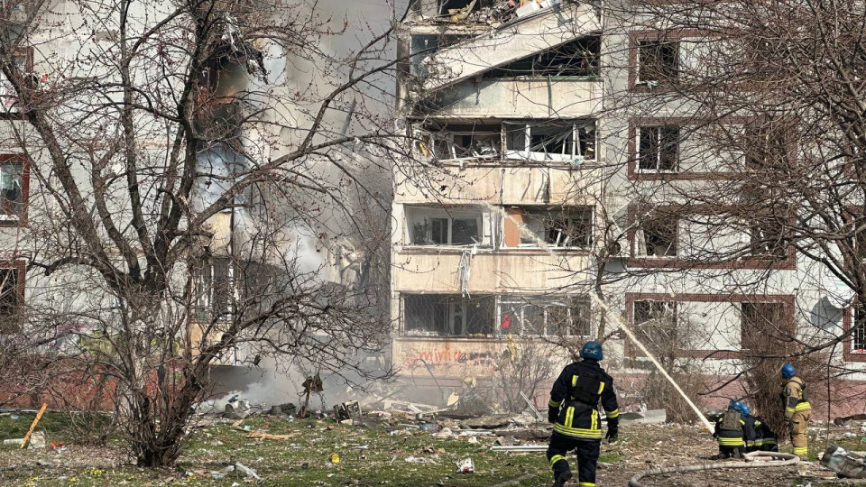 Чем оккупанты ударили по жилому кварталу Запорожья: ответ Воздушных сил