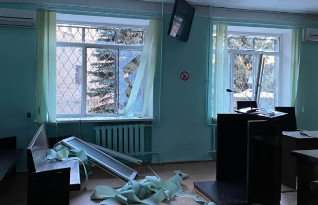Внаслідок ракетного обстрілу Харкова пошкоджено приміщення одного з судів міста, фото