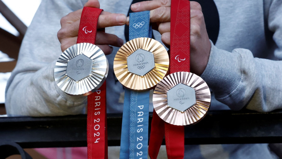 Олимпиада-2024 в Париже: каждая медаль будет иметь часть Эйфелевой башни, фото