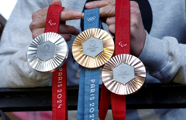 Олімпіада-2024 в Парижі: кожна медаль матиме частинку Ейфелевої вежі, фото