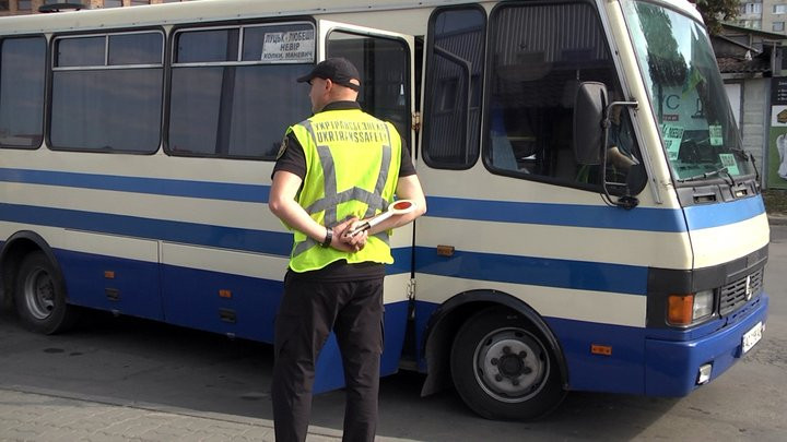 Парламент хочет усилить контроль за «нелегальными» пассажирскими перевозками