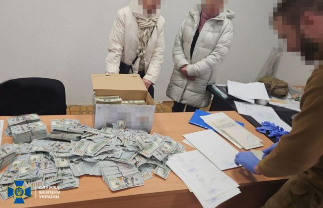 Был не только $1 млн: что еще нашли в квартире экс-председателя ВВК из Черниговщины, фото и видео