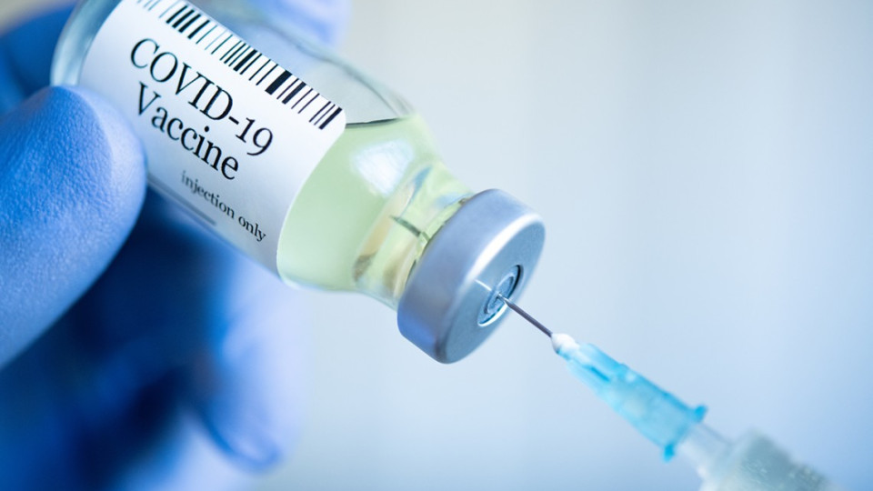 Вчені виявили два рідкісні побічні ефекти вакцинації проти коронавірусу