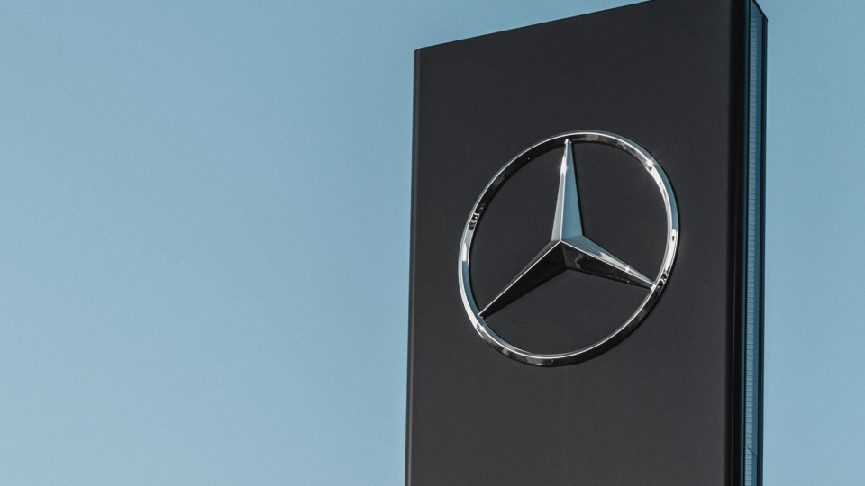 Mercedes-Benz сместил Tesla с первого места в рейтинге стоимости автомобильных брендов