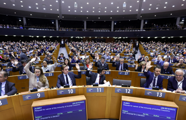 Європейський парламент закликав Україну ратифікувати Римський статут та випускати депутатів у відрядження за кордон