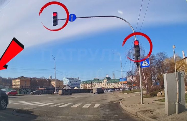 Киянин відправив поліції відео, де авто проїхало на червоний сигнал світлофора: чи покарали порушника