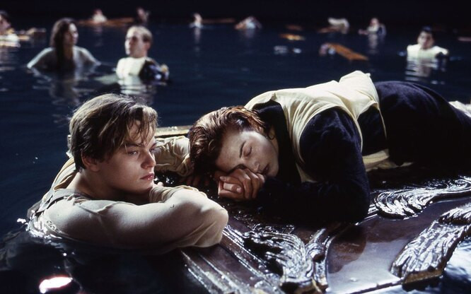 Дверь из фильма «Титаник» выставили на аукцион: выяснилось, что на них могли спастись оба героя