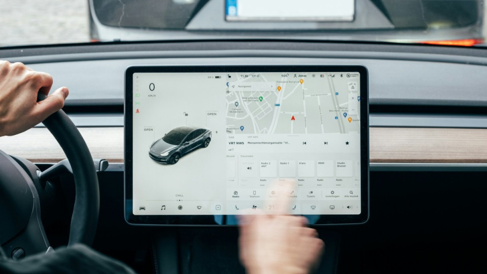 Від виробників авто в ЄС вимагатимуть використовувати менше сенсорних екранів