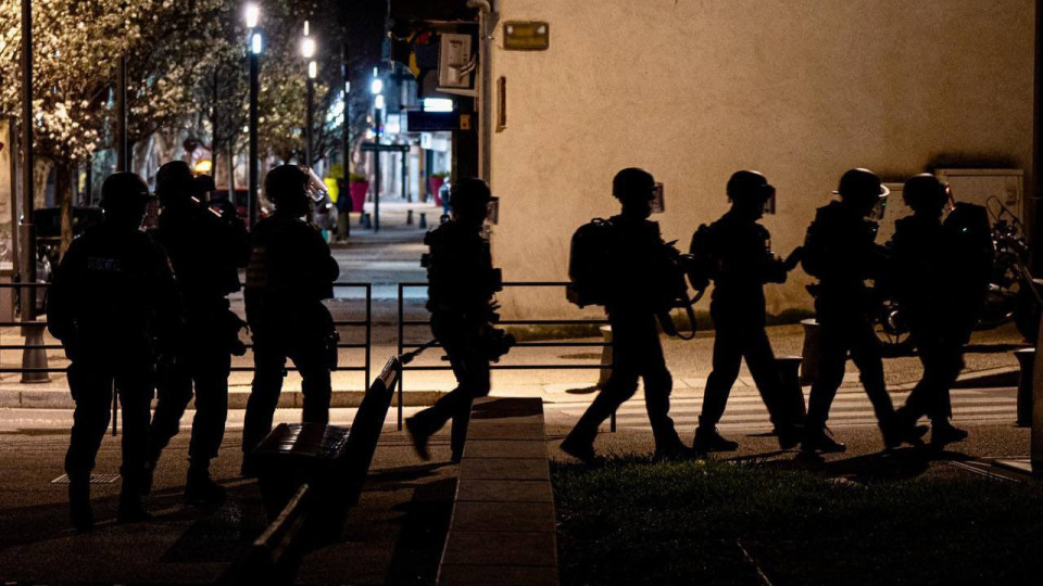 Франція воює з наркоторгівлею: на вулицях Марселю сотні поліцейських