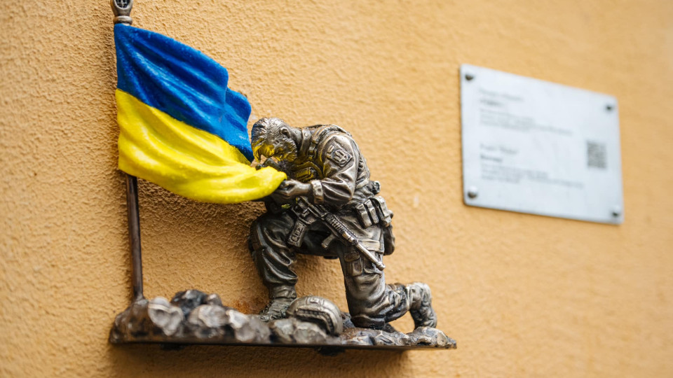 В Киеве открыли новую минискульптуру «Герои»: где она находится, фото