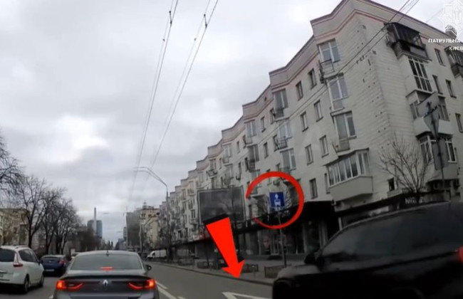 В Киеве BMW «пролетел» по полосе общественного транспорта: как его наказали, видео