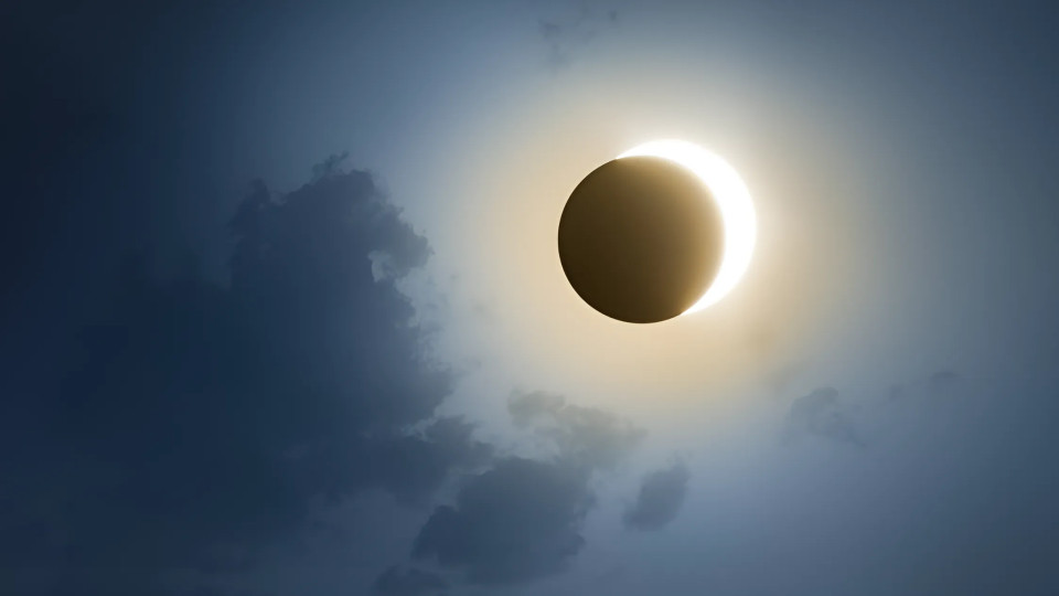 Повне сонячне затемнення 8 квітня: де можна побачити