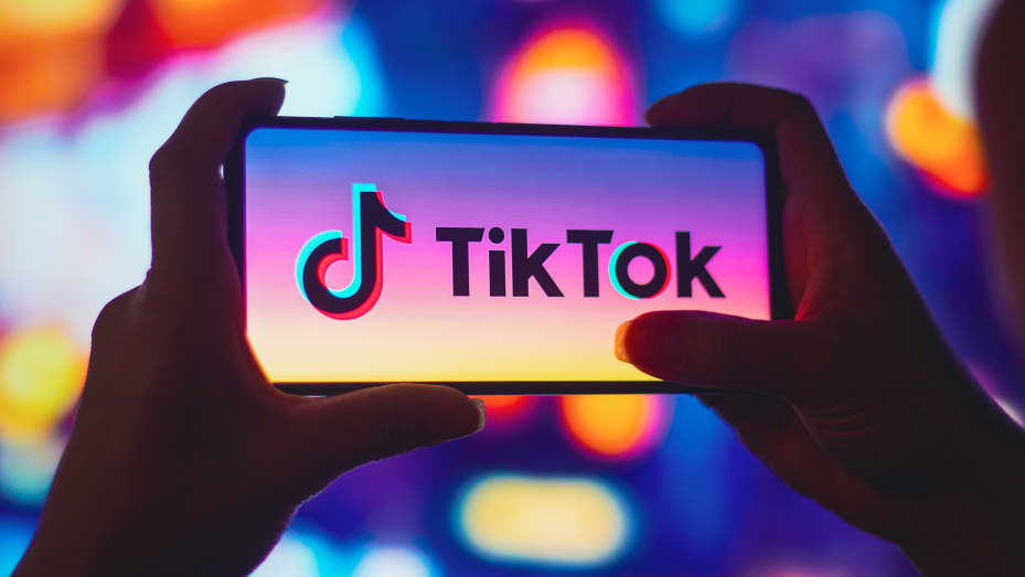 TikTok создает приложение для обмена фото, похожее на Instagram
