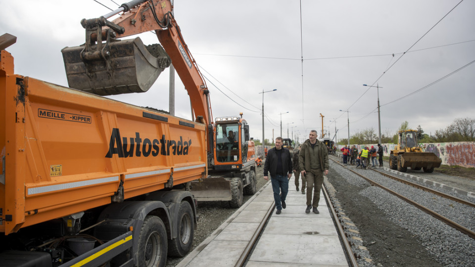 Кличко планує відкрити рух автотранспорту Подільсько-Воскресенським мостом у вересні