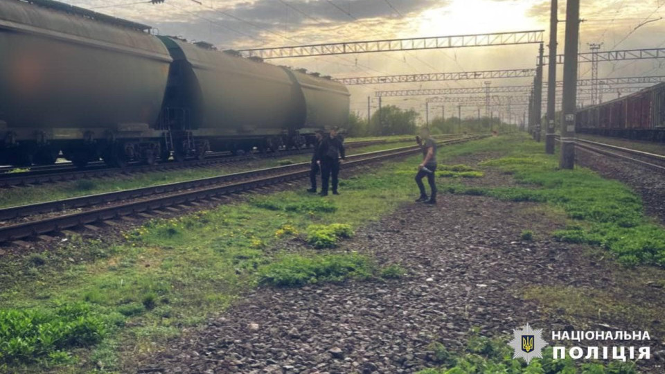 На Київщині 11-річного хлопчика уразило струмом на залізниці