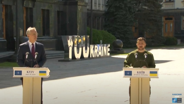 Генсек НАТО прибыл с необъявленным визитом в Киев и встретился с Зеленским: подробности