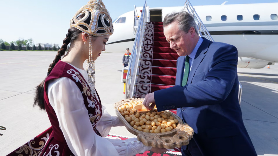 Глава МЗС Британії орендував розкішний літак вартістю 42 мільйони фунтів стерлінгів для туру в Центральну Азію