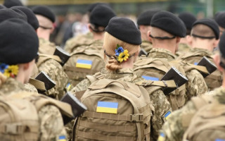 Україна активізує зусилля щодо збільшення кількості жінок на керівних посадах в армії