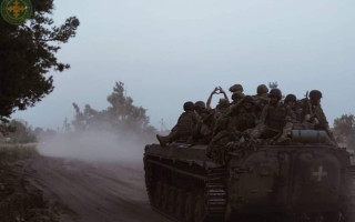 россия сосредоточила 25 тысяч военных в районе Часового Яра