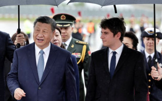 Лидер Китая Си Цзиньпин прибыл во Францию, видео