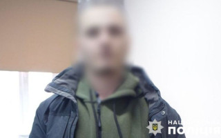 У Києві чоловік під час розпиття спиртних напоїв жорстоко вбив товариша та спалив його речі