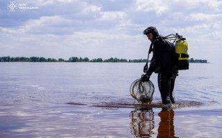 В Черкассах водолазы приступили к обследованию дна водоемов в местах массового отдыха
