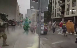 Перцовые баллончики, резиновые пули и слезоточивый газ — самая жестокая акция протеста «No Kings» прошла в Портленде, видео