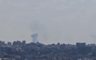 Армия Израиля нанесла авиаудары по Рафаху в южной части сектора Газа, видео