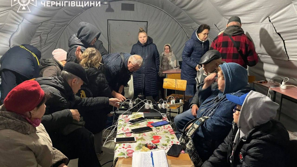 Чернигов без света и воды — критическая инфраструктура переведена на генераторы, работают «Пункты несокрушимости», фото